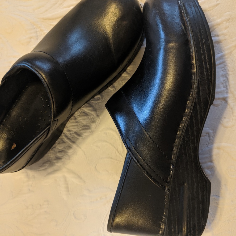 DANSKO Black Leather Clogs Womens Sz EU 39 US 8.5